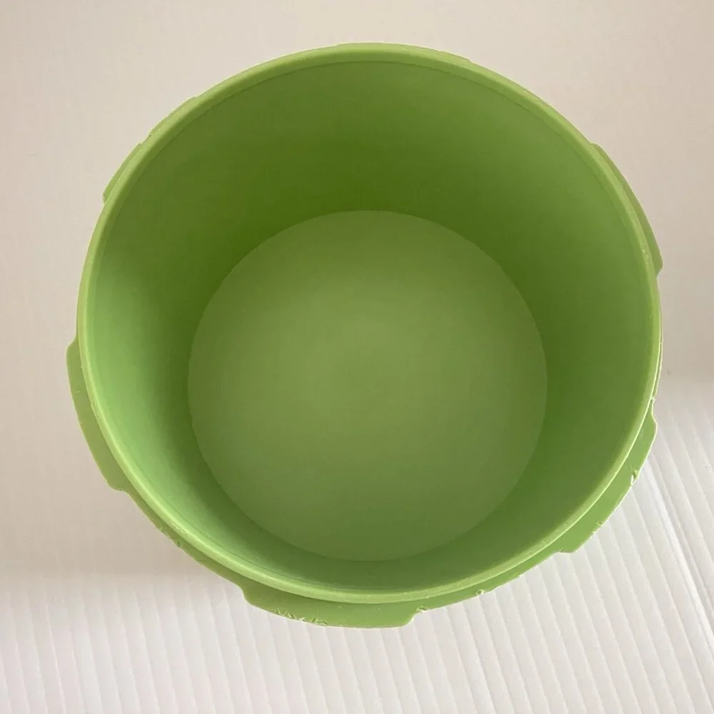 Tupperware Avocado Green Servalier Canister Container 1298-16 Vintage